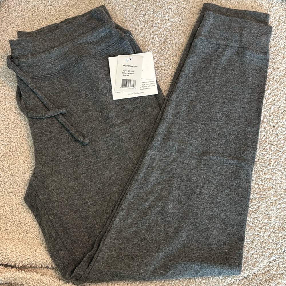 Beyond Yoga Cozy Fleece Lounge Around Midi Jogger - Picture 4 of 4